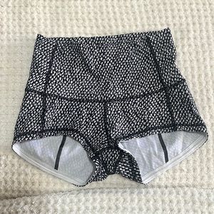 Lululemon size 6 (size small) high waisted compression athletic shorts